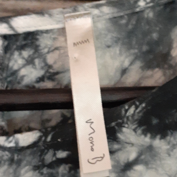 Mono B Medium long sleeve crop top - Picture 2 of 13